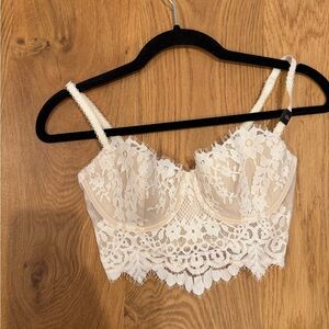 NWT 2010s Victoria's Secret Lace Bra 32D
